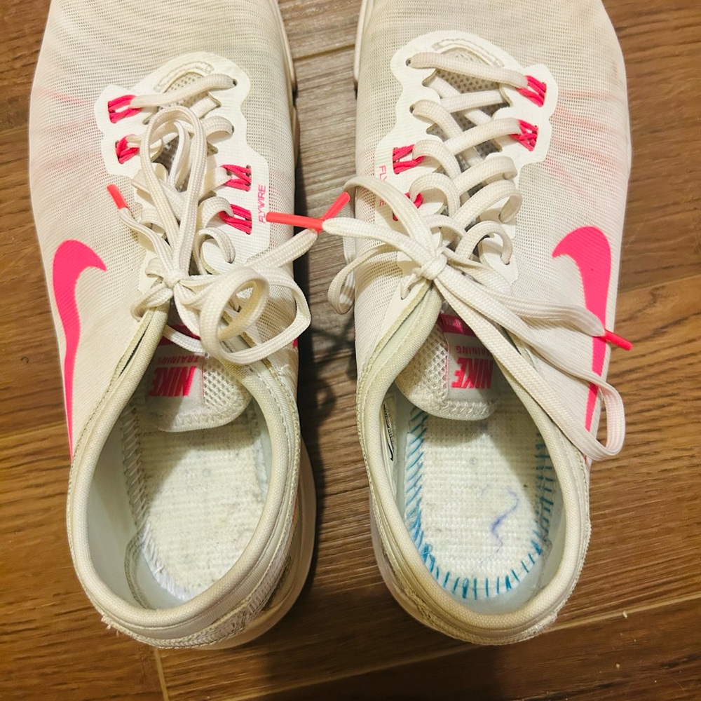 Nike White and Pink Athletic Shoes size 10 - Picture 2 of 7